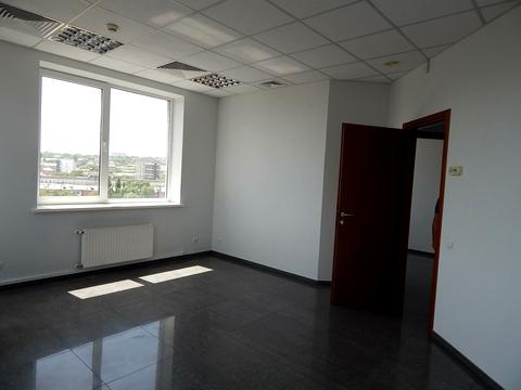 комерційна за адресою Королеви Єлизавети ІІ вул. (Глинки), 7