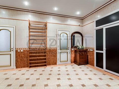 комерційна за адресою Патріарха Володимира Романюка вул. (Жовтнева), 2Б