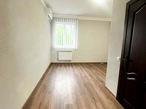 комерційна за адресою Романа Шухевича вул., 150а