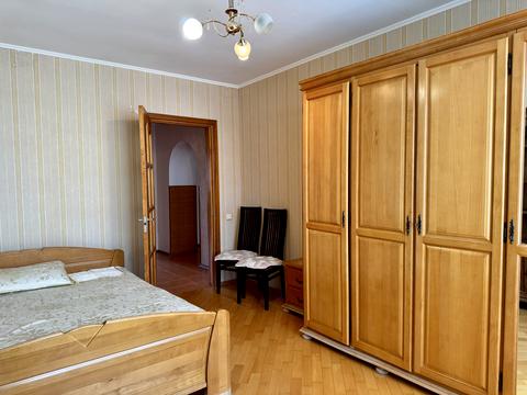 квартира за адресою Гетьмана Кирила Розумовського вул. (Миколи Краснова), 17