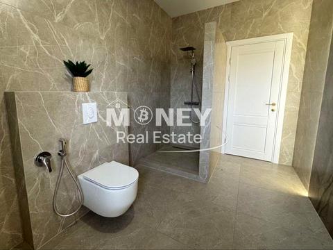 будинок за адресою с. Нові Петрівці, Нові Петрівці