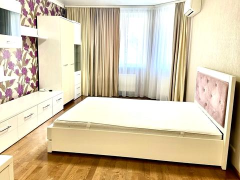 квартира за адресою Андрія Малишка вул. (Льва Толстого), 80