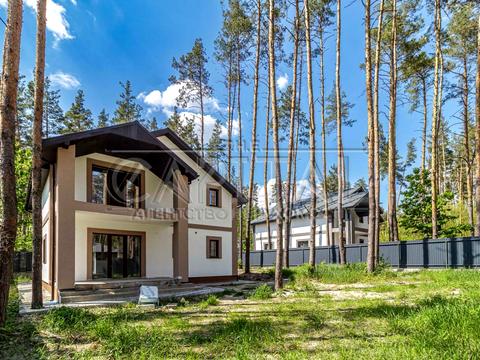 будинок за адресою Небесної Сотні вул. (Паризької Комуни)