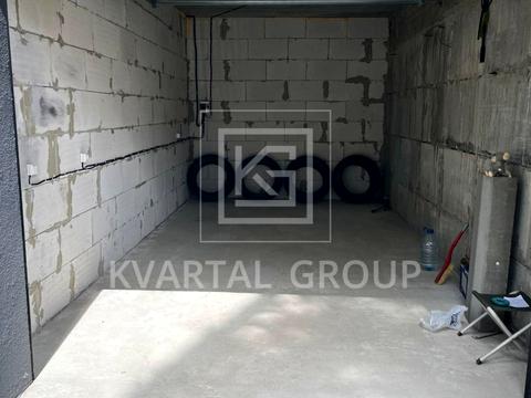 паркомісце за адресою Сім'ї Шкарівських вул., 22