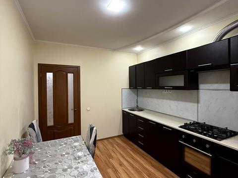 квартира за адресою Тополина вул., 22