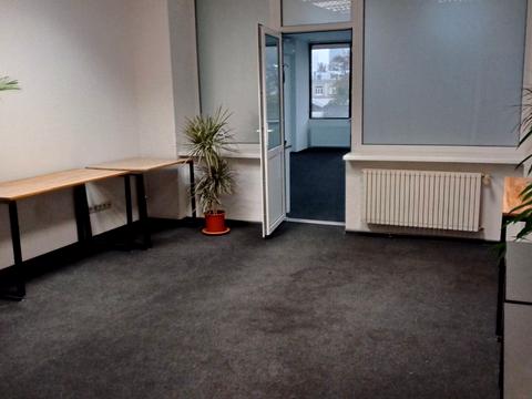 комерційна за адресою Володимирська вул., 77а