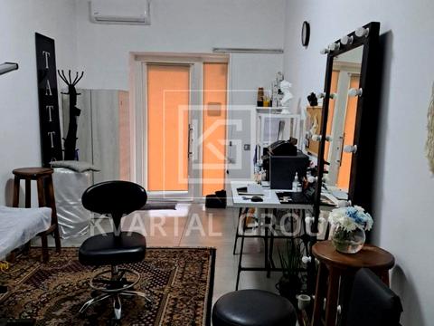 комерційна за адресою Гнатюка вул., 4