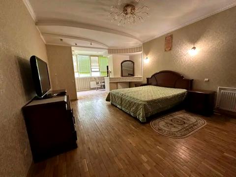 квартира за адресою Любарського пров. (Білостоцького), 4-А