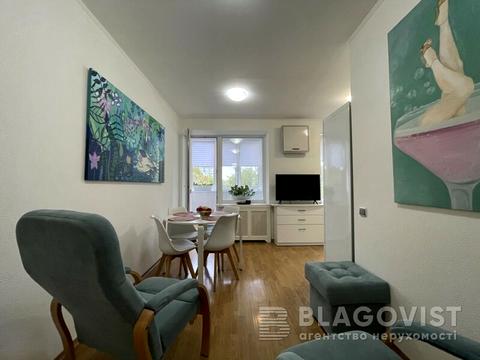 квартира за адресою Генерала Алмазова вул. (Кутузова), 9