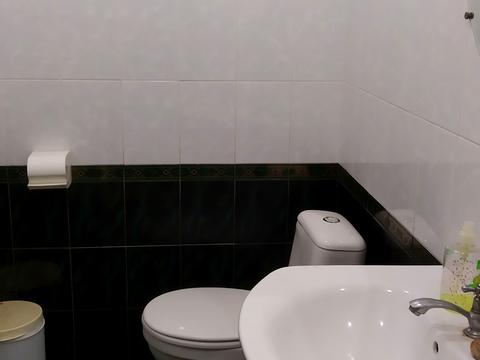 комерційна за адресою Леоніда Каденюка вул. (Космонавта Волкова), 7