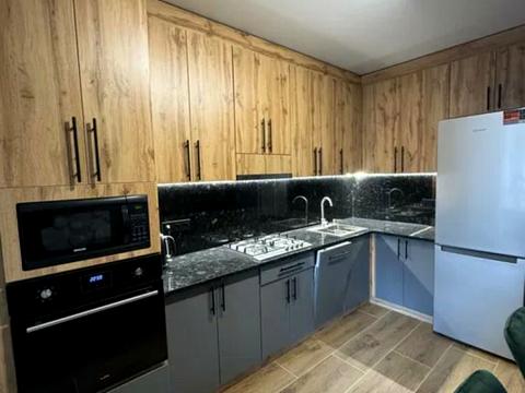 квартира за адресою Домбровського вул., 3