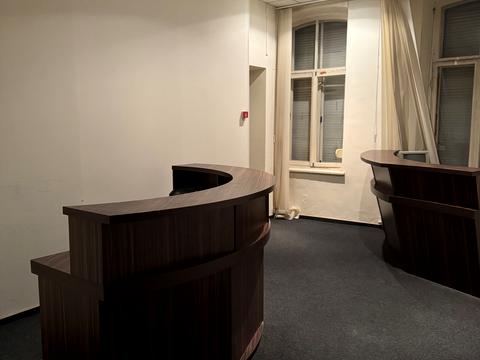 комерційна за адресою Євгена Чикаленка вул. (Пушкінська), 32-Б