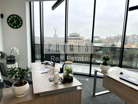 комерційна за адресою Болсуновська вул. (Сергія Струтинського), 13