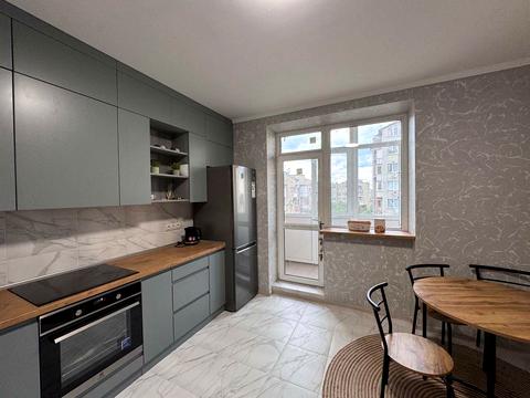 квартира за адресою Коновальця, 124а