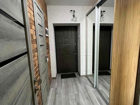 квартира за адресою Льва Ландау просп. (50-річчя СРСР), 52