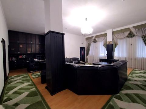 комерційна за адресою Конституційна вул., 15