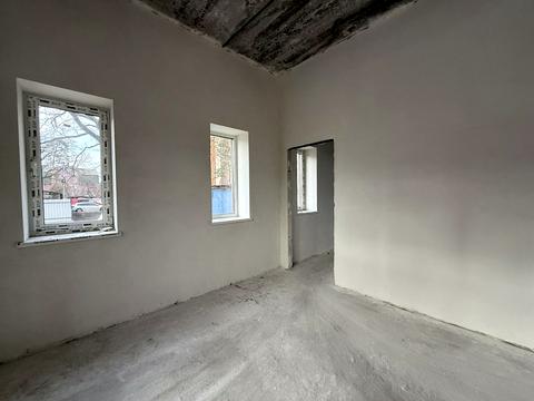 комерційна за адресою Соборна вул., 107л