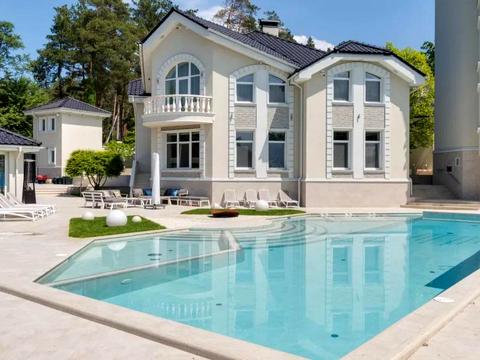 будинок за адресою Богдана Ступки пров.