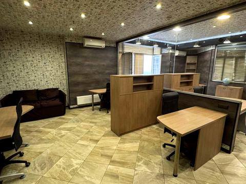 комерційна за адресою Дніпровська набережна вул., 26-Ж