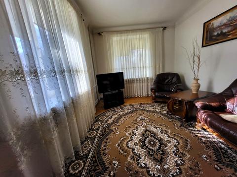 квартира за адресою Квітів, 4