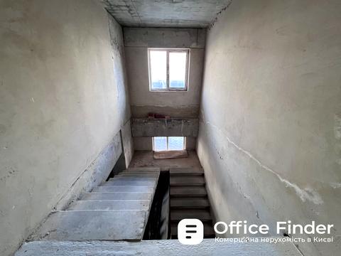 комерційна за адресою Павла Тичини просп., 18-Б
