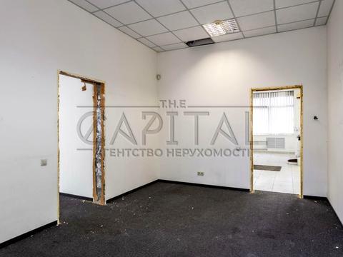 комерційна за адресою Миколи Бажана просп., 12