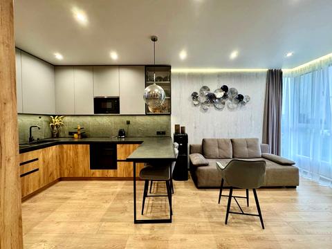 квартира за адресою Космічна вул., 5
