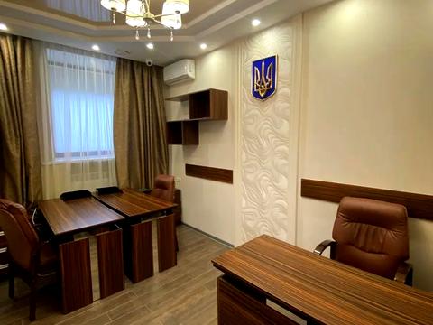 комерційна за адресою Саксаганського вул., 68/21