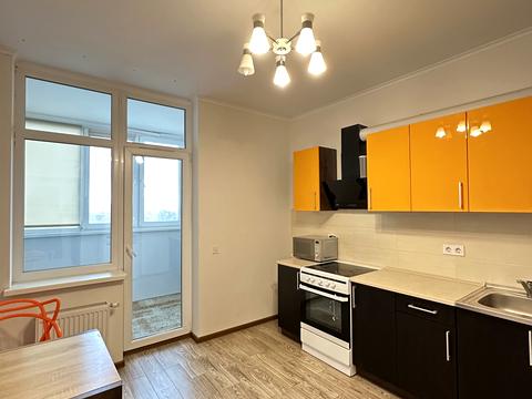квартира за адресою Сім'ї Кульженків вул. (Петра Дегтяренка), 31-А