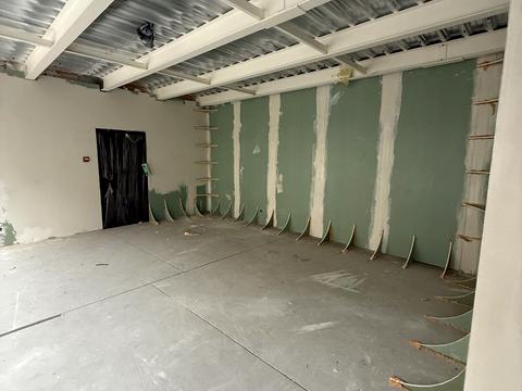 комерційна за адресою Левка Лук'яненка вул. (Маршала Тимошенка), 21