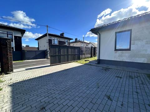 дом по адресу Евгения Плужника ул.