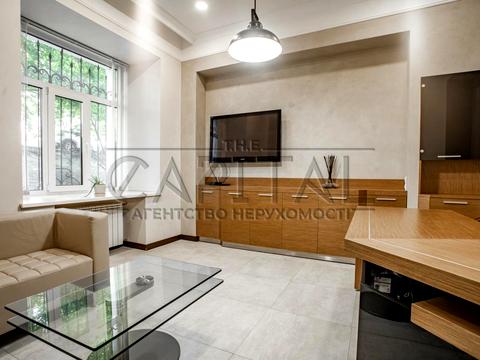 комерційна за адресою Предславинська вул., 30