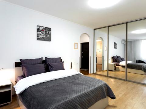 квартира за адресою Анни Ахматової вул., 30