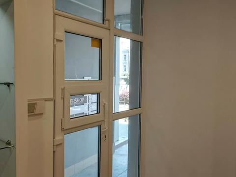 комерційна за адресою Незалежності вул., 32 а