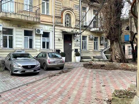 комерційна за адресою Троїцька вул., 50