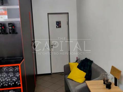 комерційна за адресою Антоновича вул. (Горького), 125