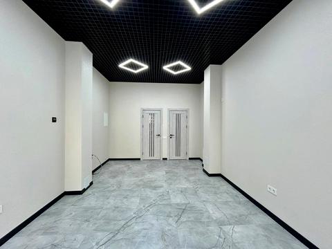 комерційна за адресою Українська вул., 1-в