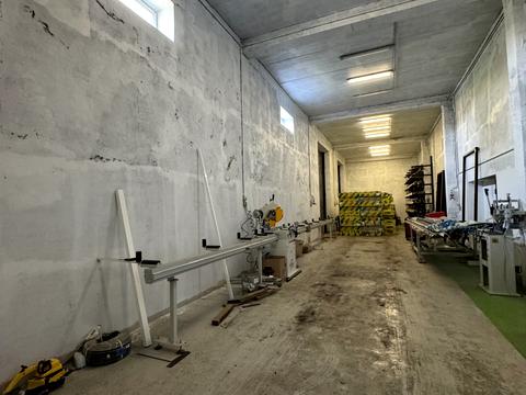 комерційна за адресою Івана Кудрі вул., 6