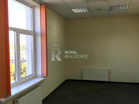 коммерческая по адресу Киев, Николая Михновского бульв. (Дружбы Народов), 19