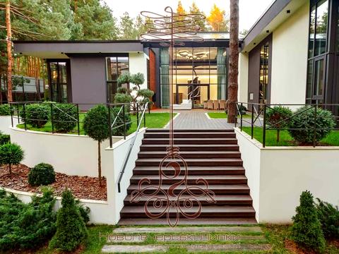 будинок за адресою Вишнева вул.