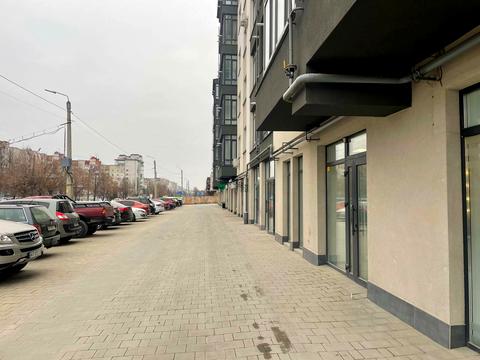 комерційна за адресою Володимира Івасюка вул., 47