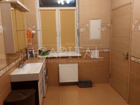 будинок за адресою Квітнева, 38
