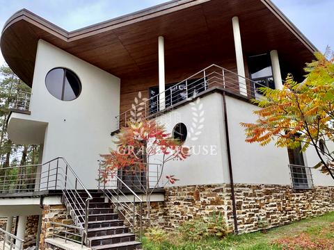 дом по адресу Плютовская ул.