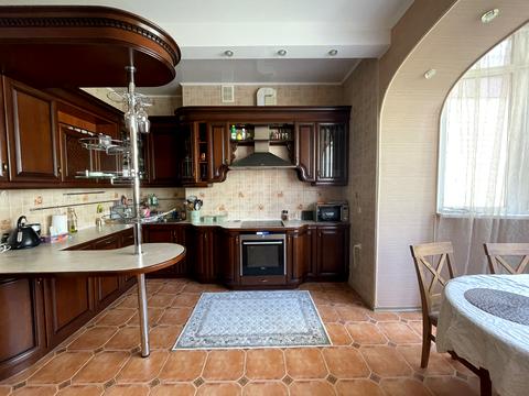 квартира за адресою В'ячеслава Чорновола вул., 25