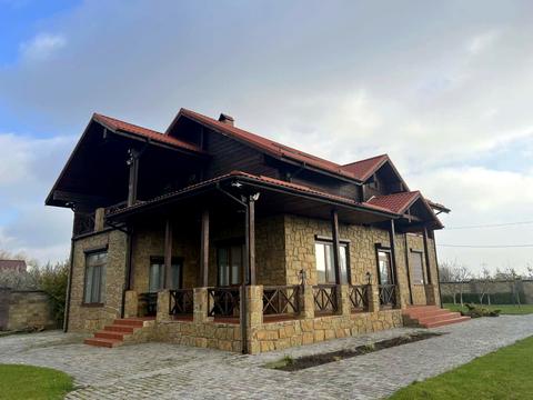 будинок за адресою Комсомольська