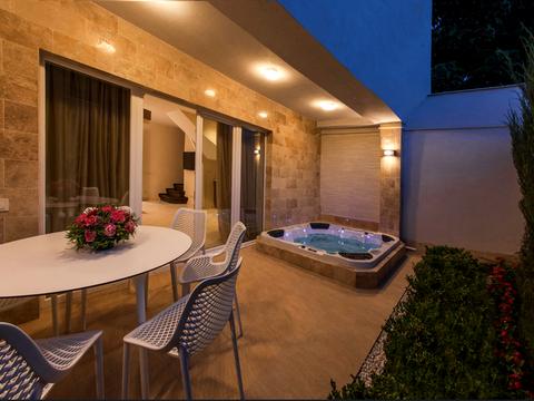 будинок за адресою Посмітного