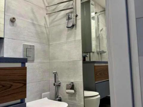 квартира за адресою Літературна вул., 8