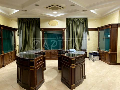 комерційна за адресою Микільсько-Слобідська вул., 4-Г