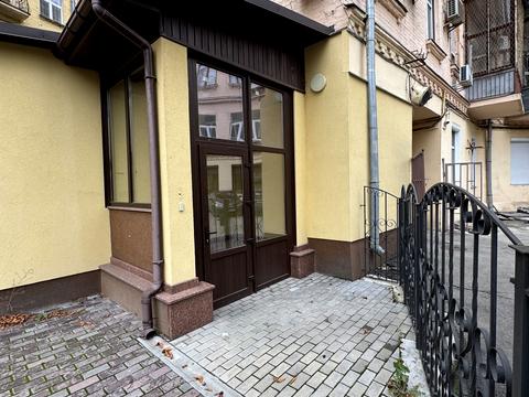 комерційна за адресою Велика Васильківська вул. (Червоноармійська), 25