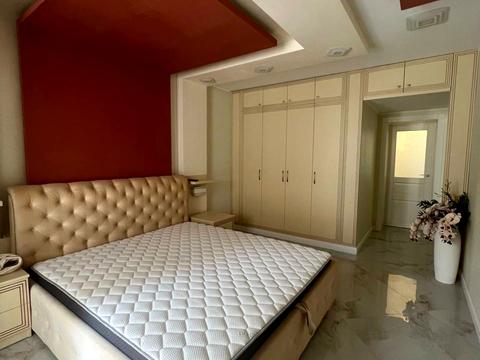 квартира за адресою Ак. Сахарова, 5В